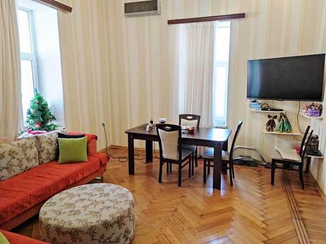 Elan №6394032 - Bakı, İçəri Şəhər m., 2 otaqlı, 70 m², 2/4 mərtəbə