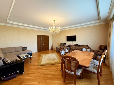 Elan №6394076 - Bakı, 8 Noyabr m., 3 otaqlı, 135 m², 15/17 mərtəbə