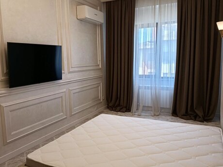 2-room apartment for rent, 112 m², Nərimanov: 2 500 ₼/mo 4