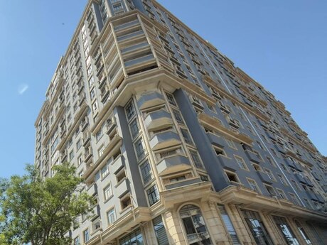 Elan №6394091 - Bakı, 8-ci mikrorayon q., 4 otaqlı, 160 m², 8/16 mərtəbə