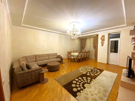 Объявление №6394352 - Баку, м. Иншаатчылар, 4-комн., 150 м², 10/12 этаж