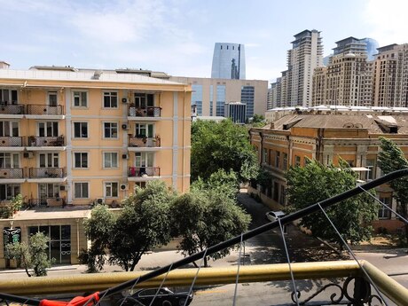 Elan №6394422 - Bakı, Şah İsmayıl Xətai m., 3 otaqlı, 90 m², 4/16 mərtəbə
