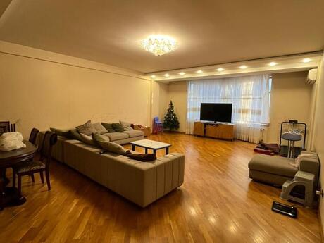 Elan №6394896 - Bakı, 28 May m., 3 otaqlı, 175 m², 11/15 mərtəbə