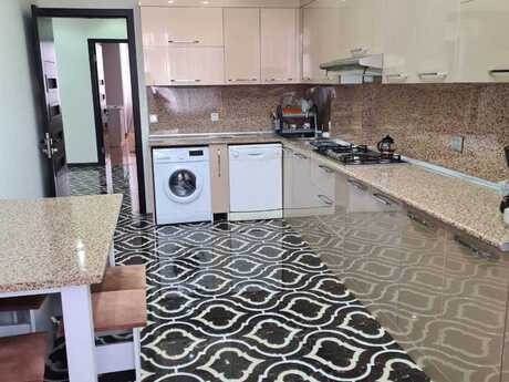 Elan №6394983 - Bakı, Badamdar q., 3 otaqlı, 137 m², 3/13 mərtəbə