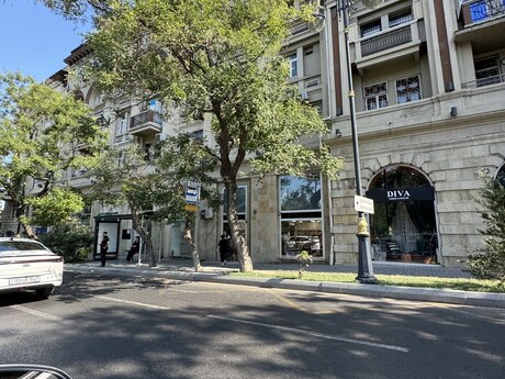 Объявление №6394975 - Баку, м. Низами, 3-комн., 100 м², 4/5 этаж
