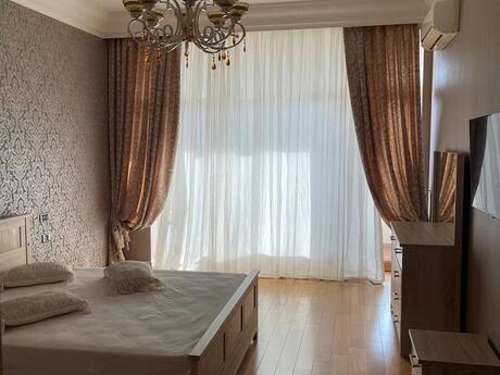 4 otaqlı mənzil, 250 m², 28 May: 750 000 ₼ 5