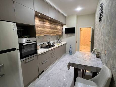 3-room apartment for rent, 125 m², Avtovağzal: 1 000 ₼/mo 4