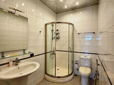 4 otaqlı mənzil, 230 m², 28 May: 599 000 ₼ 4