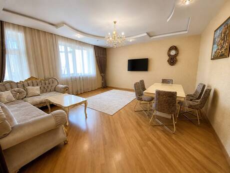 Elan №6395345 - Bakı, 8 Noyabr m., 3 otaqlı, 150 m², 12/18 mərtəbə