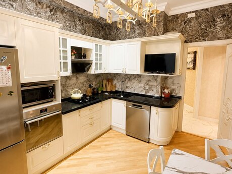 3-room apartment, 130 m², 28 May: 425 000 ₼ 3