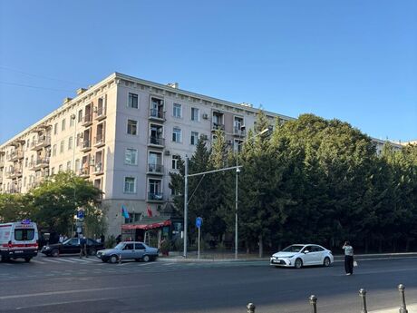 Elan №6395415 - Bakı, 28 May m., 4 otaqlı, 100 m², 4/5 mərtəbə