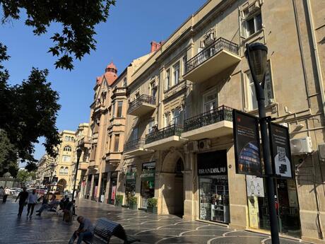 Elan №6395603 - Bakı, Sahil m., 2 otaqlı, 70 m², 2/5 mərtəbə