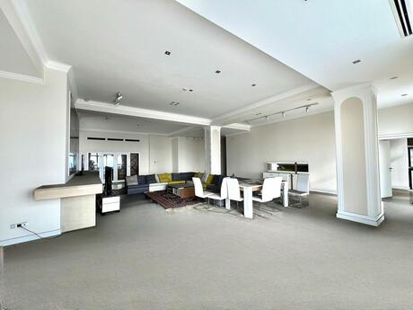 5-комнатная квартира, 750 м², 28 May: 950 000 ₼ 2