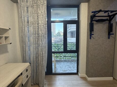 Аренда: 4-комнатная квартира, 100 м², 28 May: 110 ₼/мес 4
