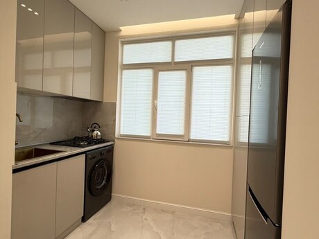 3-room apartment for rent, 65 m², Gənclik: 900 ₼/mo 4