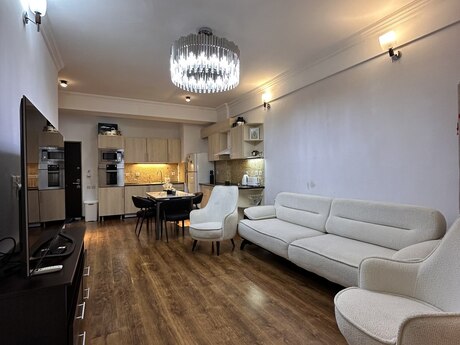 2 otaq · 60 m² · 2/18 mərtəbə, 28 May
