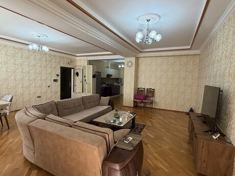 3-комнатная квартира, 127 м², 20 Yanvar: 317 000 ₼ 2