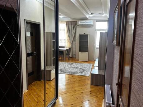 Kirayə 4 otaqlı mənzil, 130 m², Nizami: 1 200 ₼/ay 3