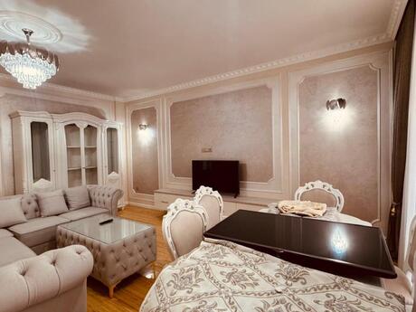 4 otaqlı mənzil, 215 m², Nizami: 650 000 ₼ 3
