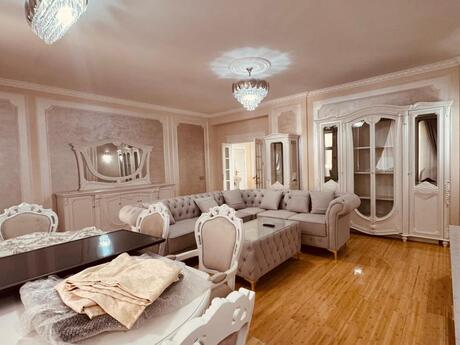 4 otaqlı mənzil, 215 m², Nizami: 650 000 ₼ 2
