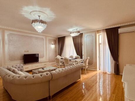 4 otaqlı mənzil, 215 m², Nizami: 650 000 ₼ 4
