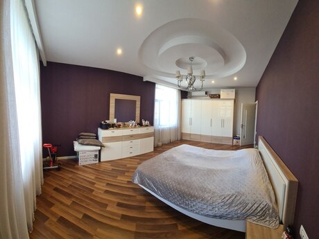 3-room apartment for rent, 135 m², İçəri Şəhər: 1 350 ₼/mo 2