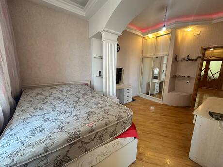 Kirayə 4 otaqlı mənzil, 221 m², Elmlər Akademiyası: 1 250 ₼/ay 4