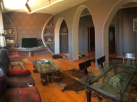 6 otaqlı həyət evi, 220 m², Digah: 180 000 ₼ 2