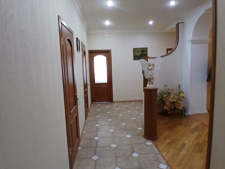 Объявление №6396701 - Баку, м. Низами, 3-комн., 140 м², 4/19 этаж
