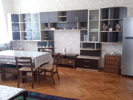 2 otaqlı mənzil, 70 m², Nizami: 230 000 ₼ 2