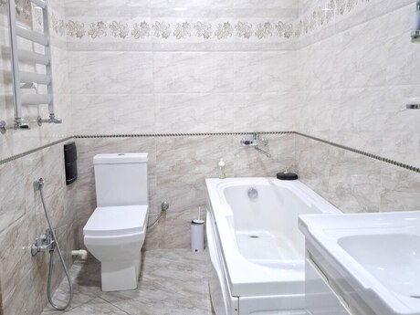 3-room apartment for rent, 80 m², Bakıxanov: 699 ₼/mo 4