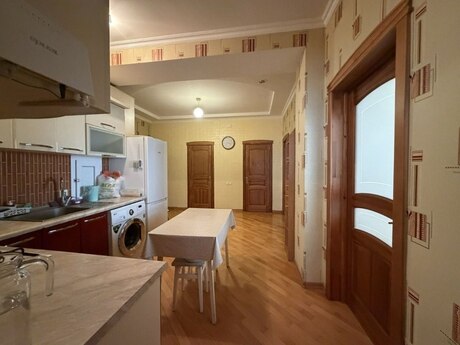 Объявление №6396919 - Баку, м. Ази Асланов, 3-комн., 94 м², 9/16 этаж