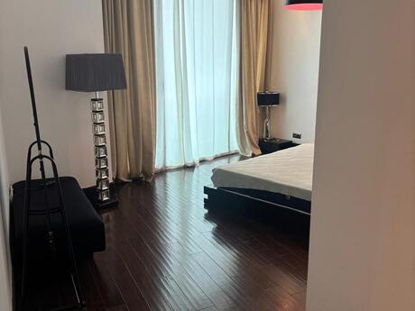 Kirayə 3 otaqlı mənzil, 160 m², İçəri Şəhər: 3 000 ₼/ay 3