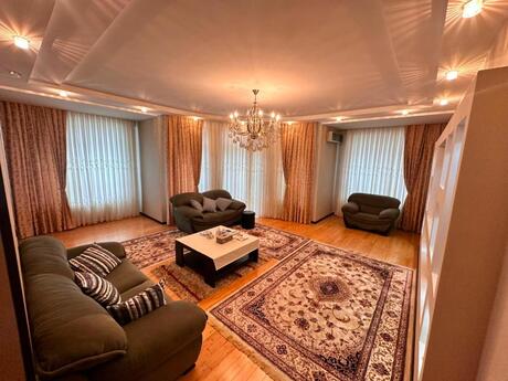 3 otaqlı mənzil, 158 m², 8 Noyabr: 450 000 ₼ 3