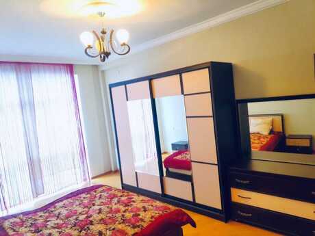 3-room apartment for rent, 130 m², Nəriman Nərimanov: 1 000 ₼/mo 4
