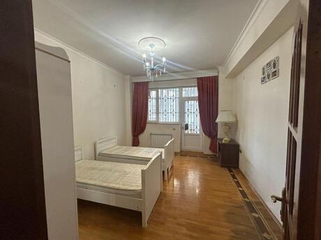 Kirayə 3 otaqlı mənzil, 140 m², Nəsimi: 1 000 ₼/ay 3