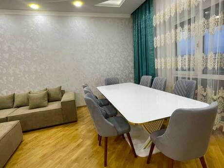 Аренда: 4-комнатная квартира, 220 м², 8 Noyabr: 1 550 ₼/мес 2
