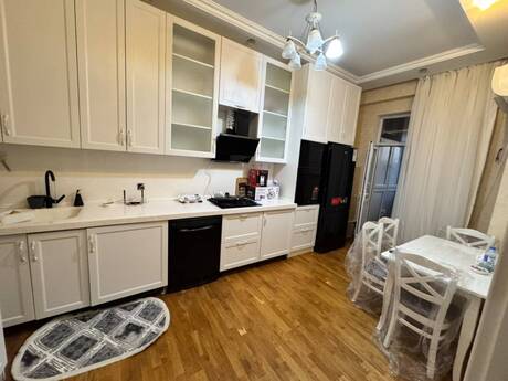 Kirayə 3 otaqlı mənzil, 110 m², Memar Əcəmi: 950 ₼/ay 2