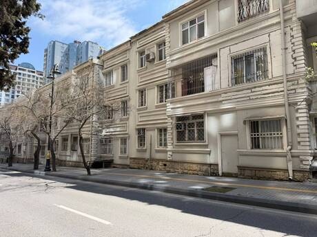 Elan №6397526 - Bakı, Nəsimi r., 3 otaqlı, 70 m², 2/3 mərtəbə
