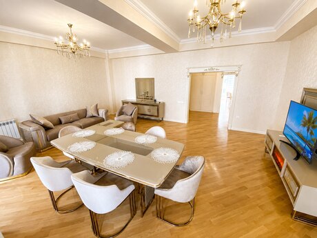 Kirayə 3 otaqlı mənzil, 150 m², Ağ şəhər: 1 900 ₼/ay 3