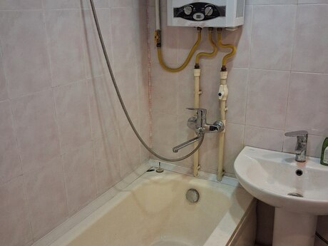 2-room apartment for rent, 65 m², Həzi Aslanov: 150 ₼/mo 3