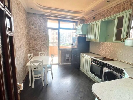 Kirayə 3 otaqlı mənzil, 125 m², Nizami: 1 200 ₼/ay 2