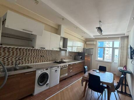 Elan №6397757 - Bakı, Nizami m., 3 otaqlı, 135 m², 8/16 mərtəbə