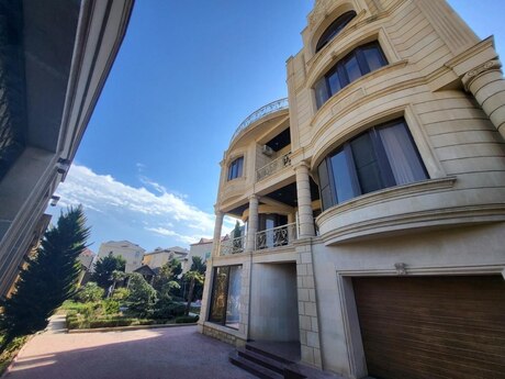 Квартира в аренду со сниженной ценой в Cümşüdov küçəsi