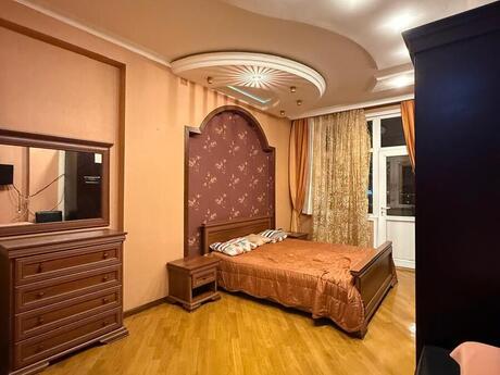 3 otaqlı mənzil, 145 m², 8 Noyabr: 353 000 ₼ 5