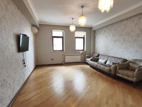 4-room apartment, 214 m², 20 Yanvar: 390 000 ₼ 3