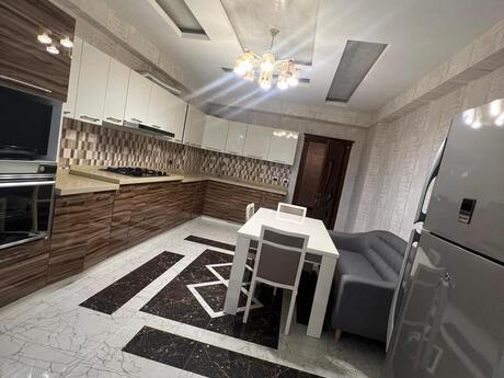 4 otaqlı mənzil, 240 m², Nəsimi: 660 000 ₼ 4