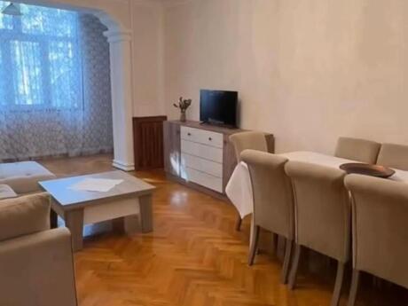 Аренда: 3-комнатная квартира, 75 м², Elmlər Akademiyası: 850 ₼/мес 2