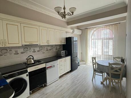 3 otaqlı mənzil, 130 m², Nəriman Nərimanov: 480 000 ₼ 5