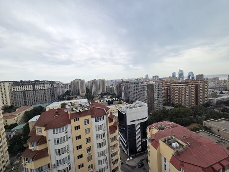 4 otaqlı mənzil, 200 m², 28 May: 470 000 ₼ 5